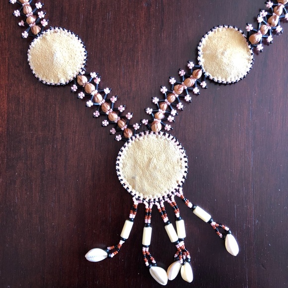 Native Indian Multi Pink Beaded Necklace. - Picture 5 of 6